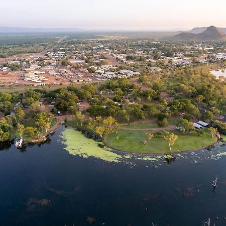 Kimberleyland Waterfront Holiday Park Kununurra Exteriör bild
