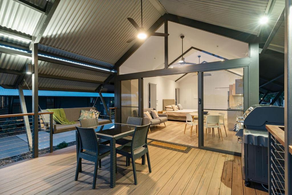 Kimberleyland Waterfront Holiday Park Kununurra Exteriör bild